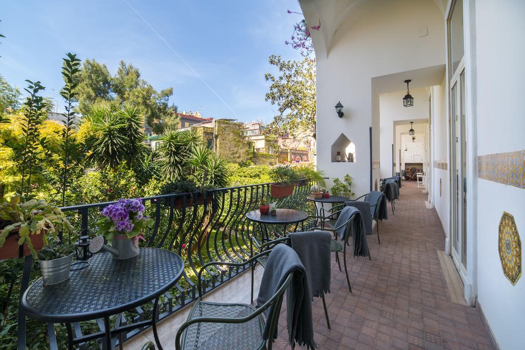 Family Room Garden View